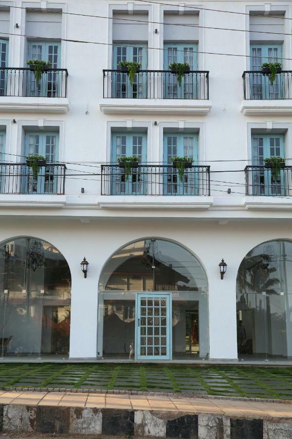 Donna Aparthotel
